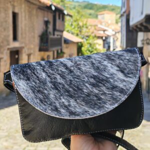 Riñonera de piel artesanal